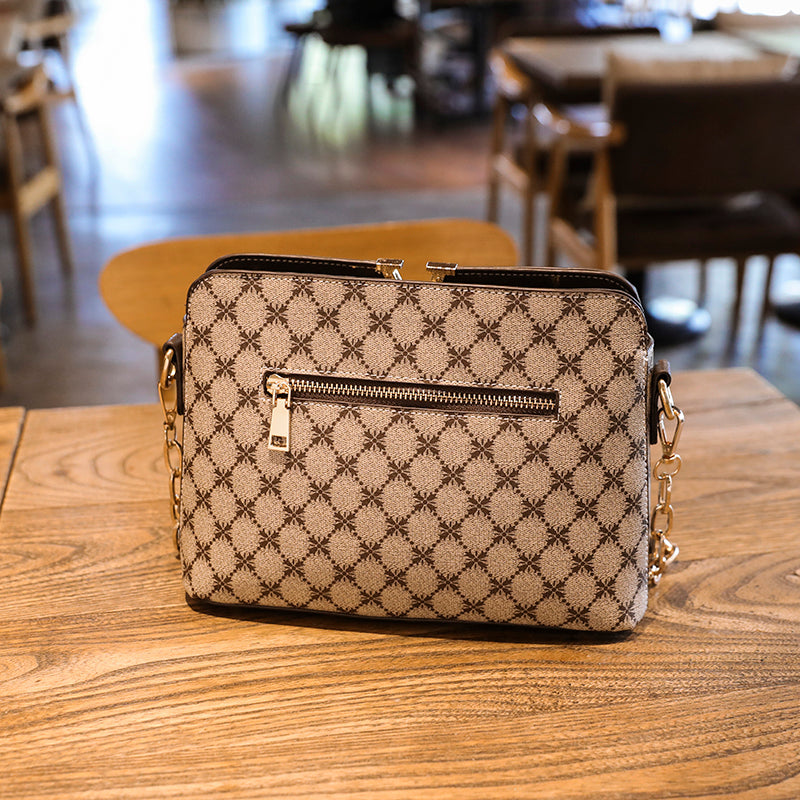 Mila's Vogue V-Trim: Metallic Chain Crossbody Mila's Vogue V-Trim: Metallic Chain Crossbody