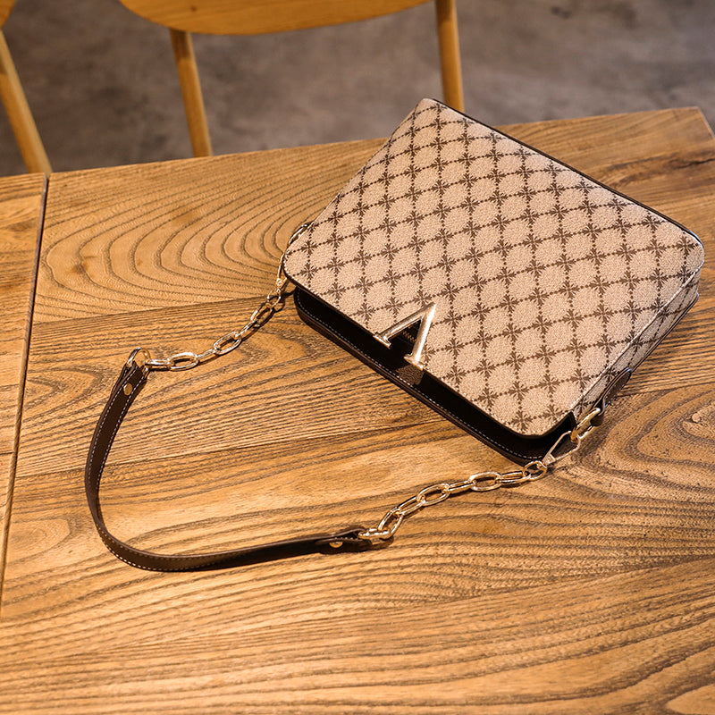 Mila's Vogue V-Trim: Metallic Chain Crossbody Mila's Vogue V-Trim: Metallic Chain Crossbody