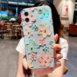 Daisy Elegance Luxe Floral Phone Case