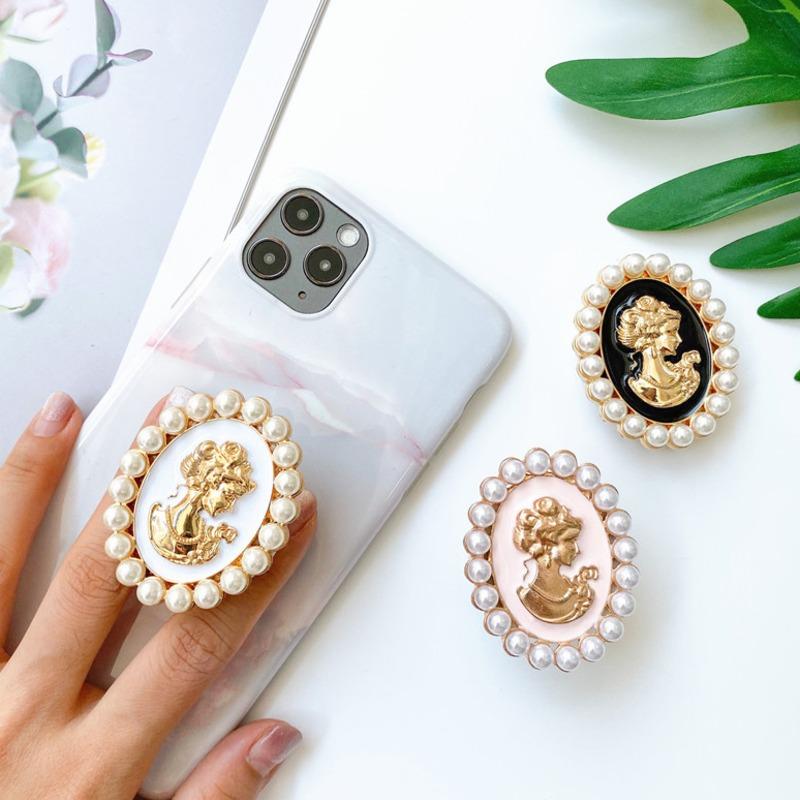 Elegant Pearl Lady Portrait Pop Socket